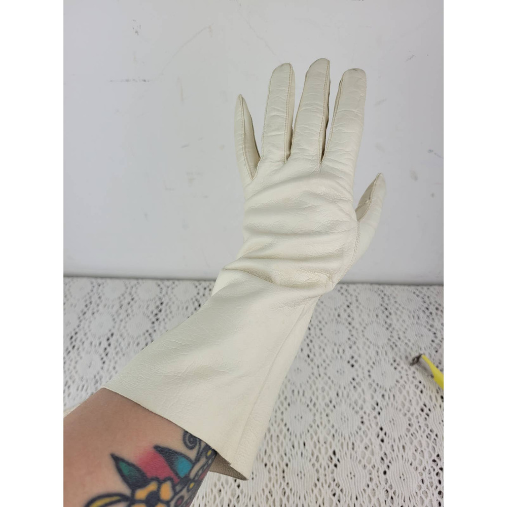 Vintage Real Kid White Ivory Soft Leather Gloves Made in France Women's Size 7.5